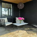 Summerhouse With Sea View In South Funen 福堡
