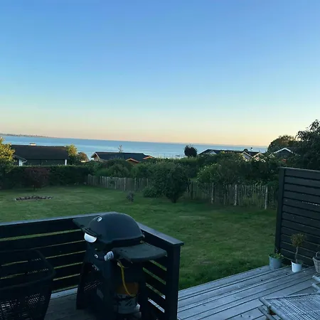 Summerhouse With Sea View In South Funen בית נופש *